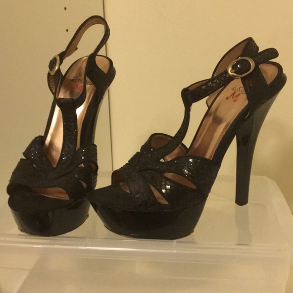 Sexy Stepping Out Heels - Picture 1 of 1